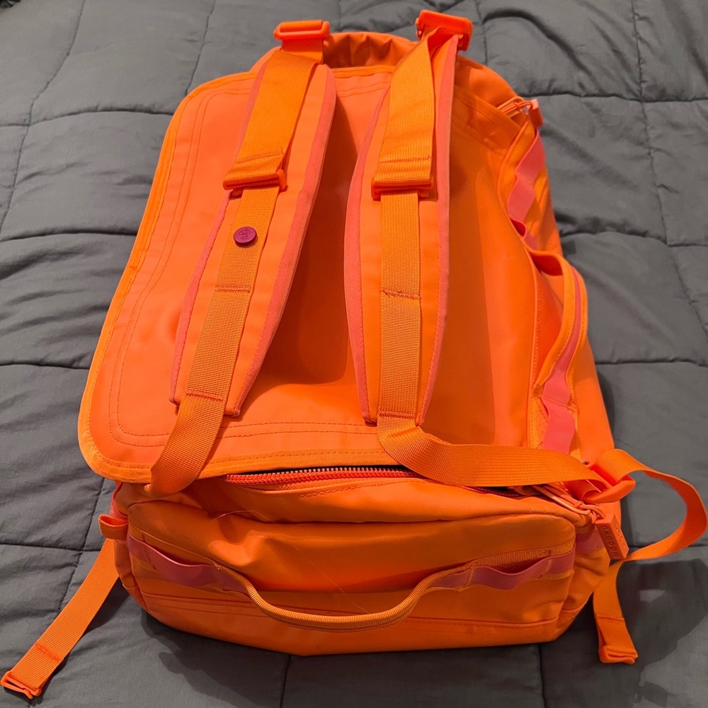 Limited edition Baboon to the Moon 40L go bag
